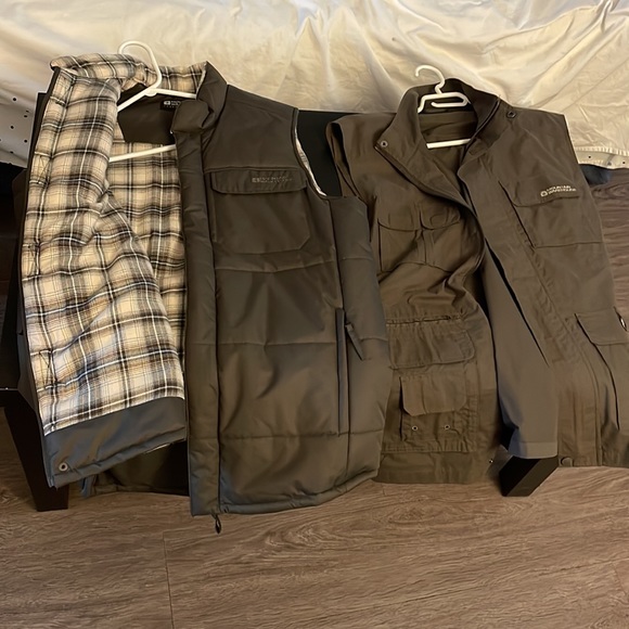 Never worn - Mountain Warehouse double liner mens vest - Picture 5 of 5